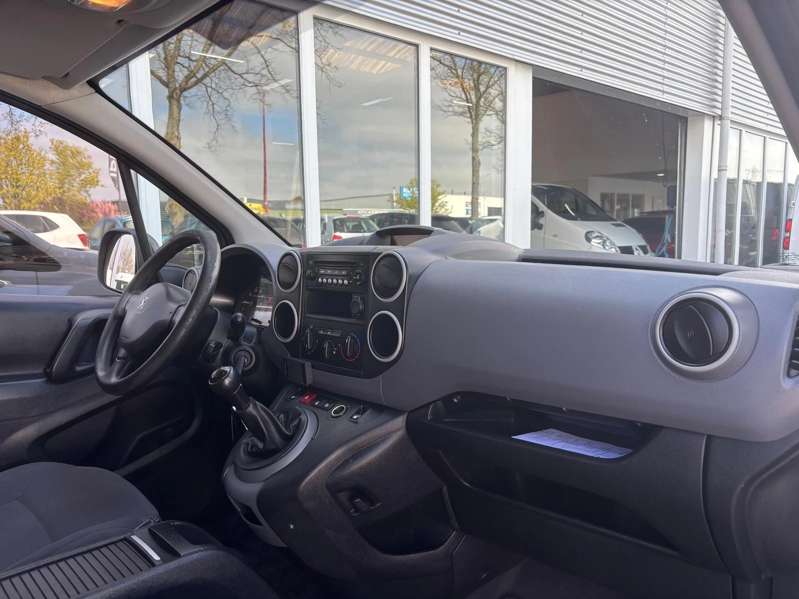 Hoofdafbeelding Peugeot Partner
