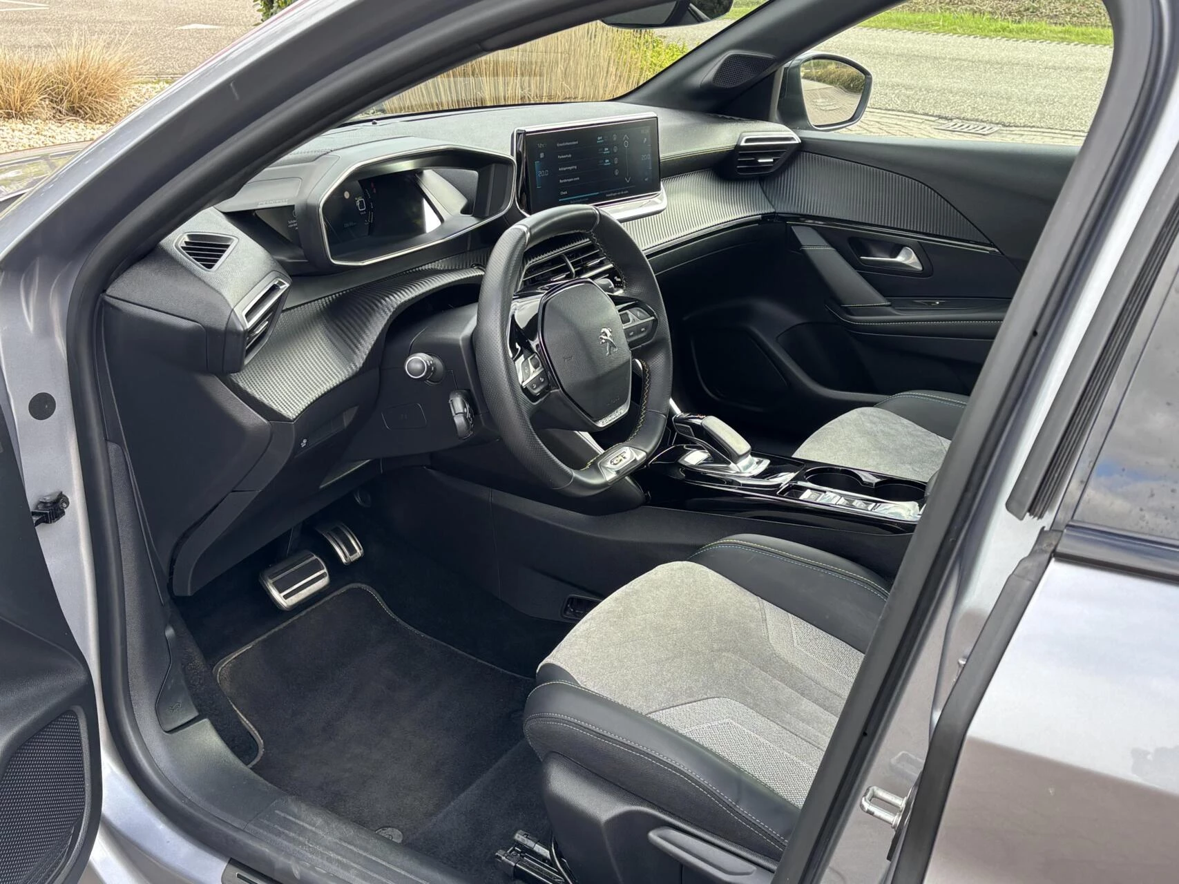 Hoofdafbeelding Peugeot e-208