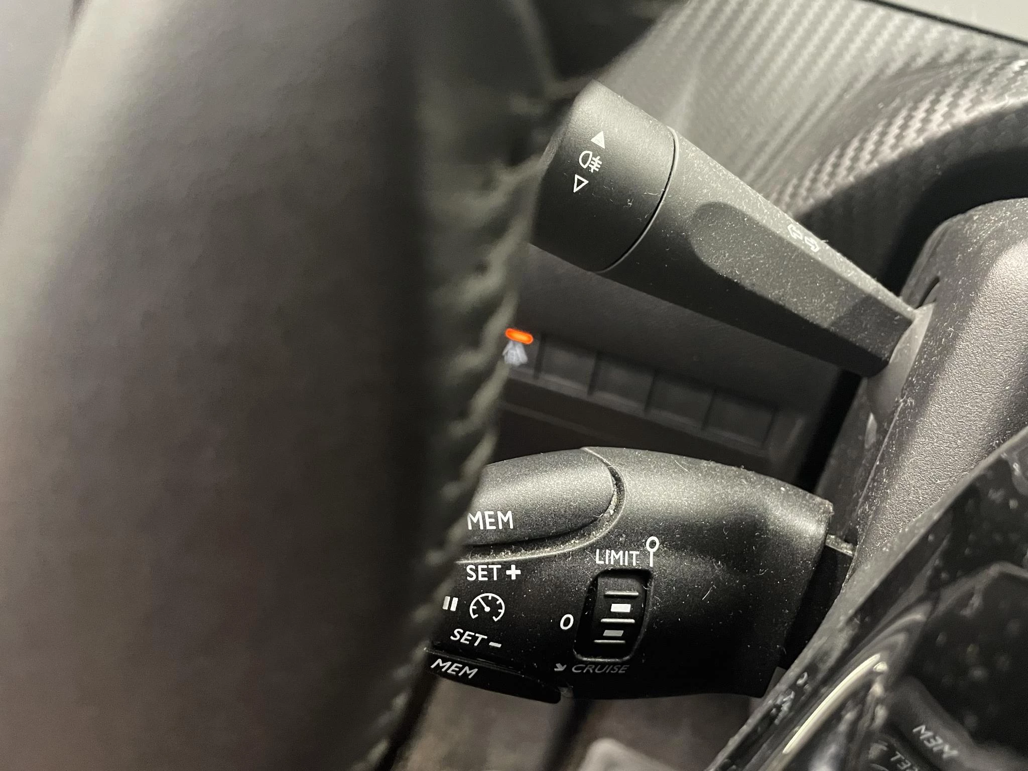 Hoofdafbeelding Peugeot e-208