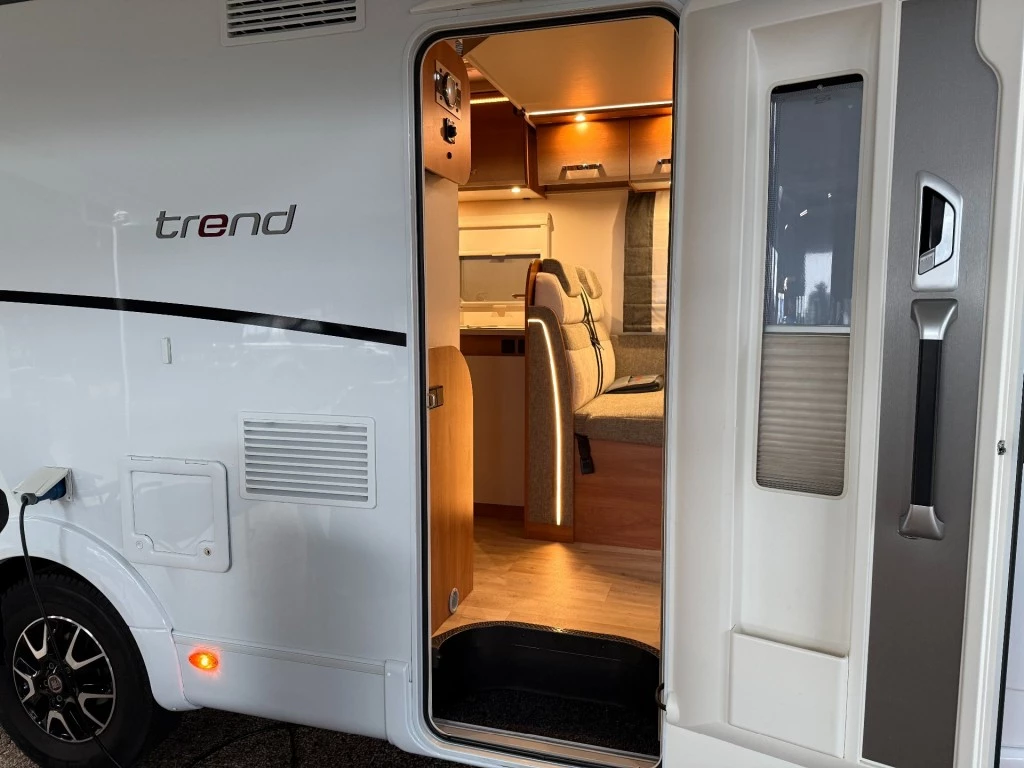 Hoofdafbeelding Dethleffs T7057 Eb 160pk Autom/lengte Bedden/airco