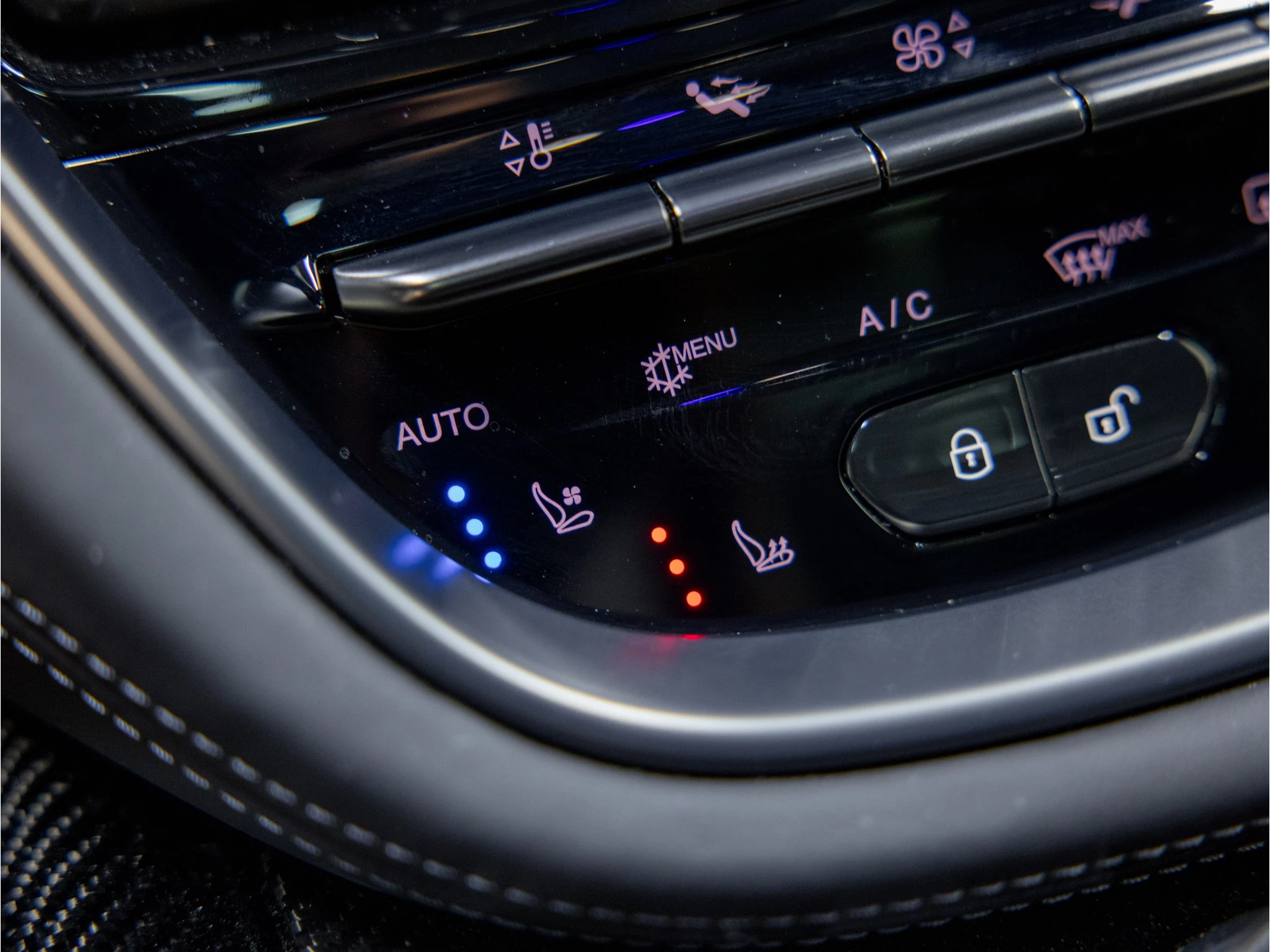Hoofdafbeelding Aston Martin DBX