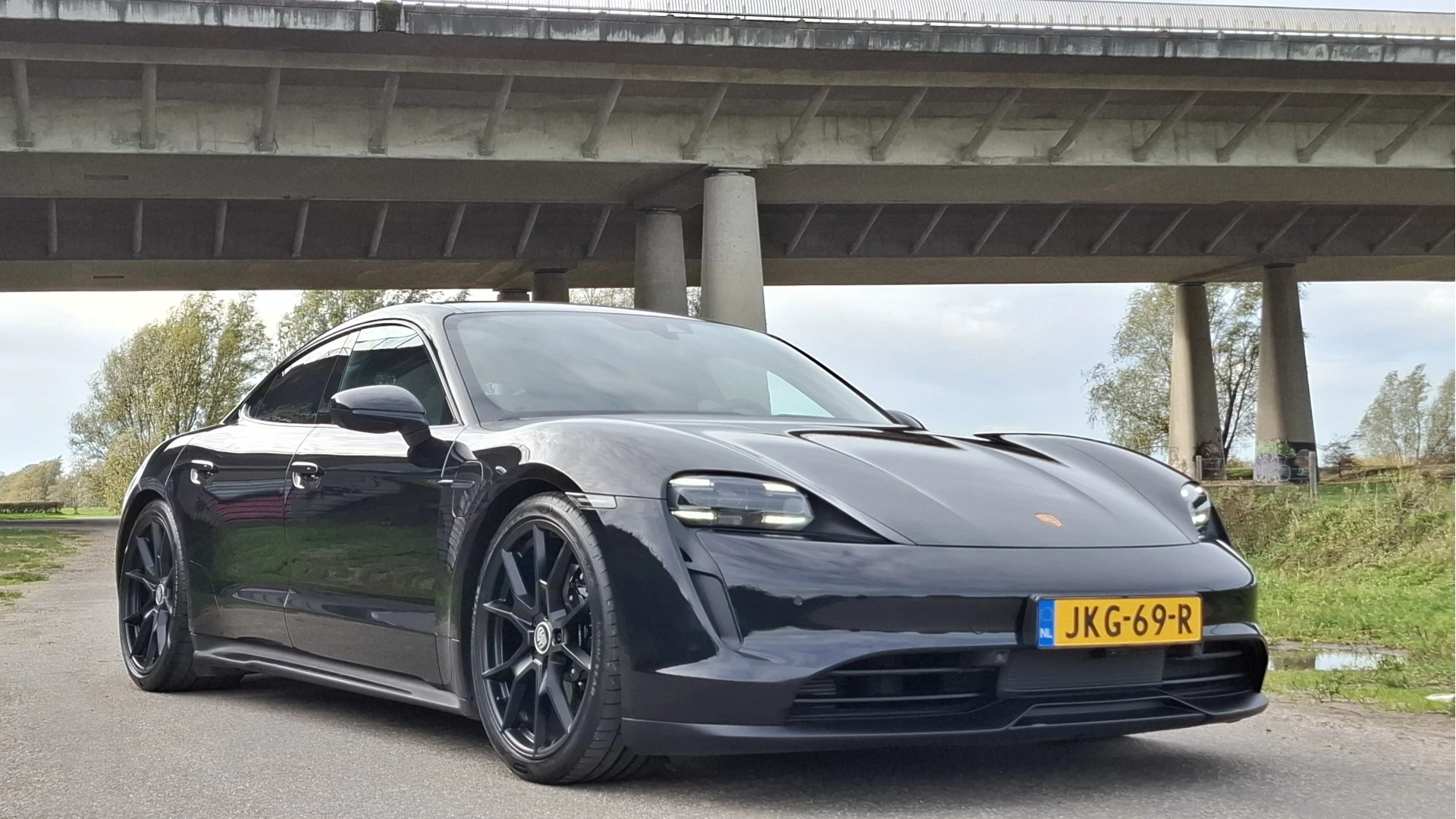 Hoofdafbeelding Porsche Taycan