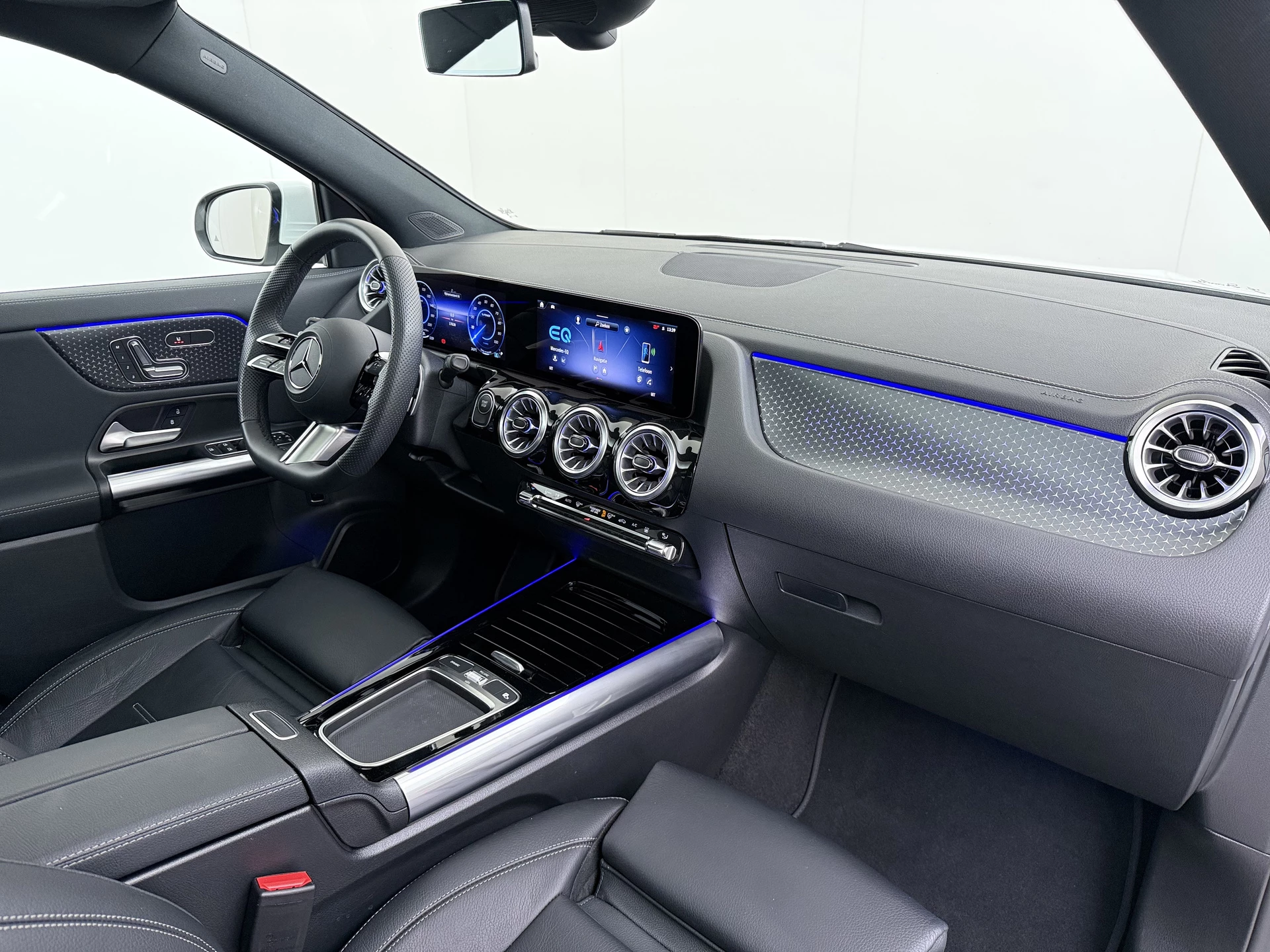 Hoofdafbeelding Mercedes-Benz EQA
