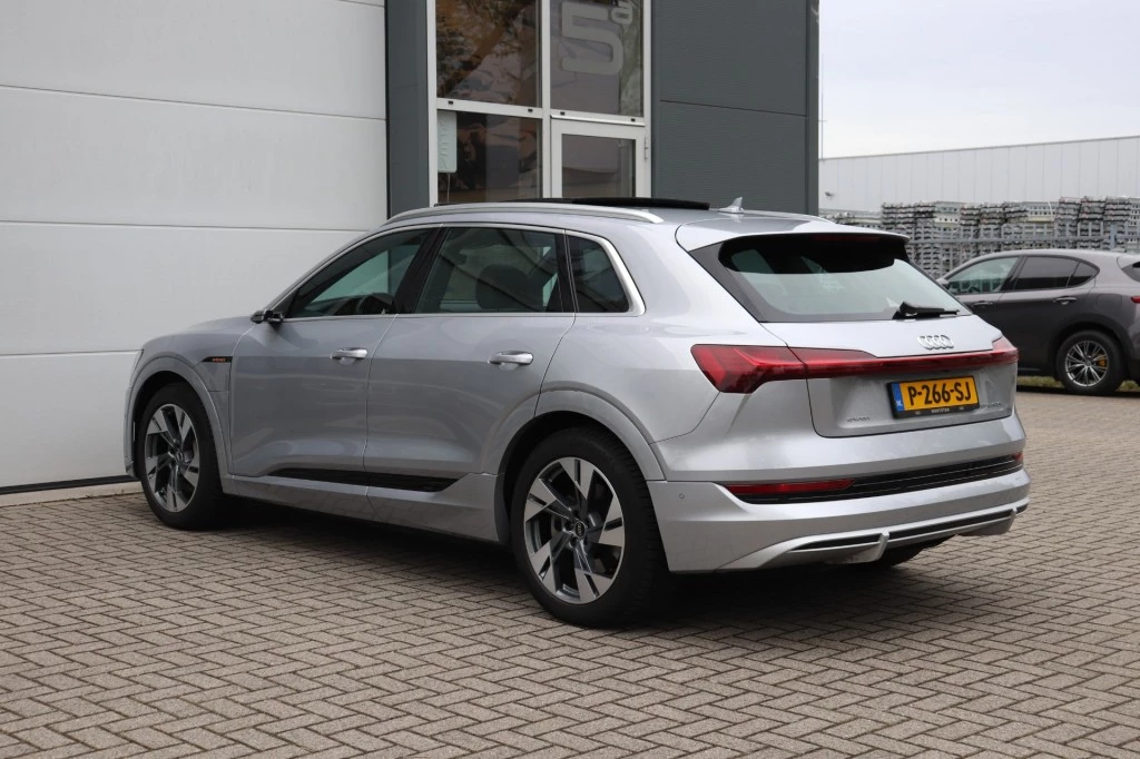 Hoofdafbeelding Audi e-tron