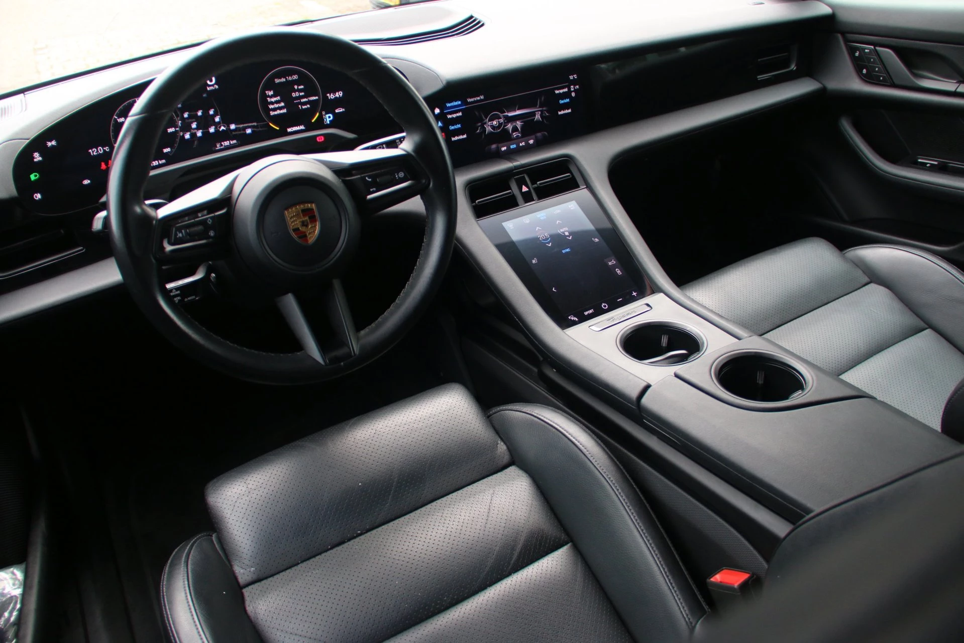 Hoofdafbeelding Porsche Taycan