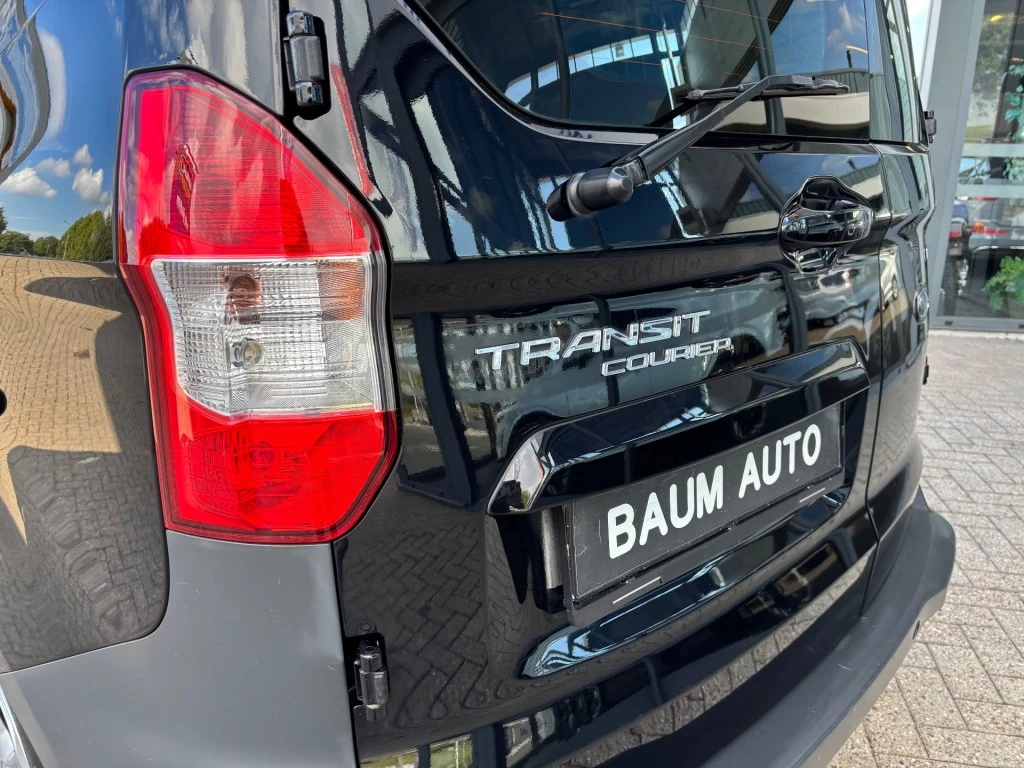 Hoofdafbeelding Ford Transit Courier