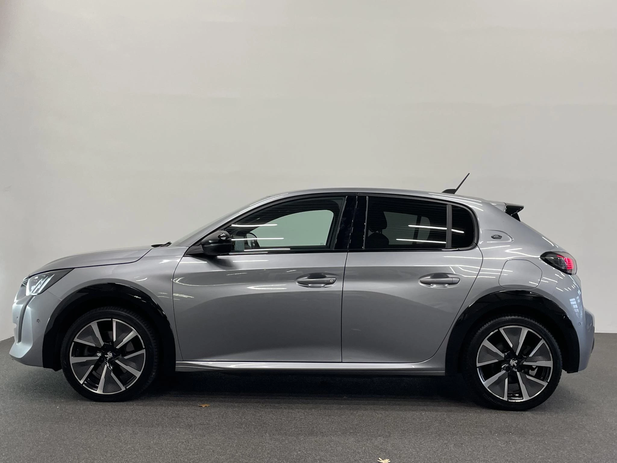 Hoofdafbeelding Peugeot e-208