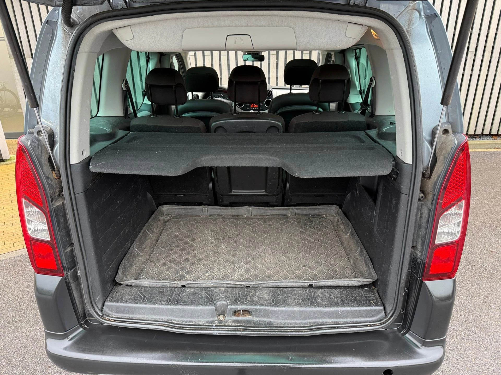 Hoofdafbeelding Peugeot Partner