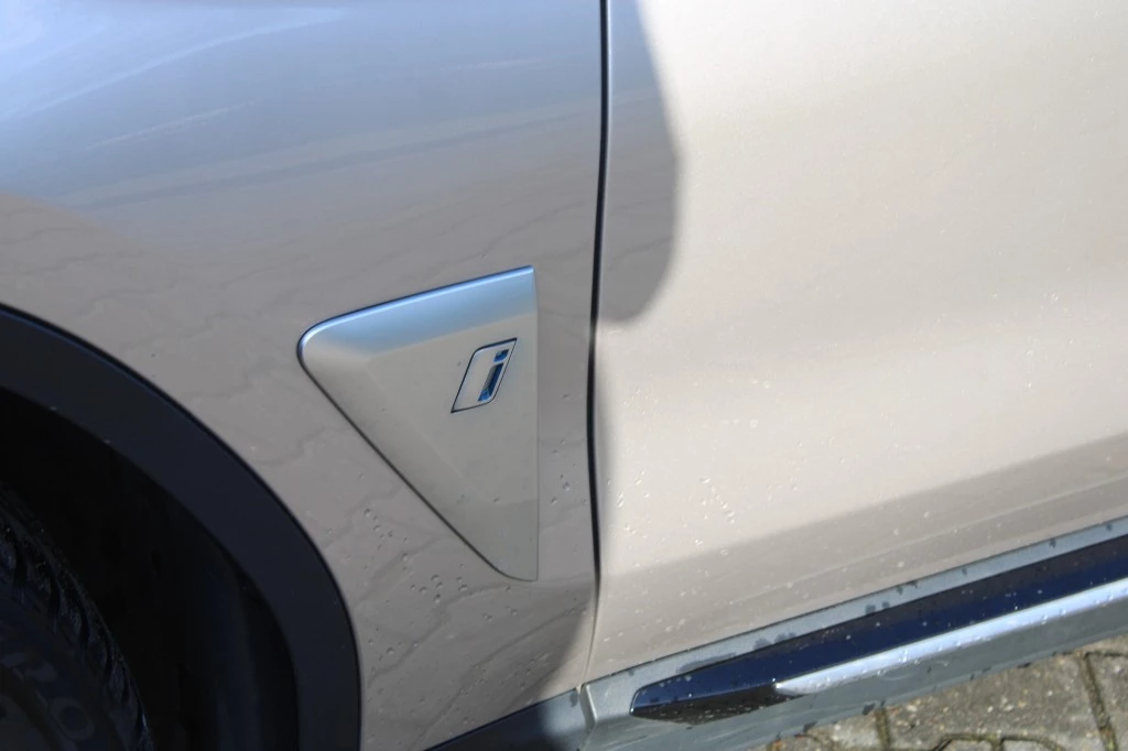Hoofdafbeelding BMW iX3