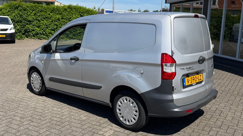 Hoofdafbeelding Ford Transit Courier