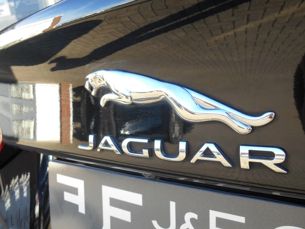 Hoofdafbeelding Jaguar XE