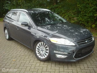 Hoofdafbeelding Ford Mondeo Ford Mondeo 1.6 I Eco 6 bak airco navi. cruise. Voorschade.