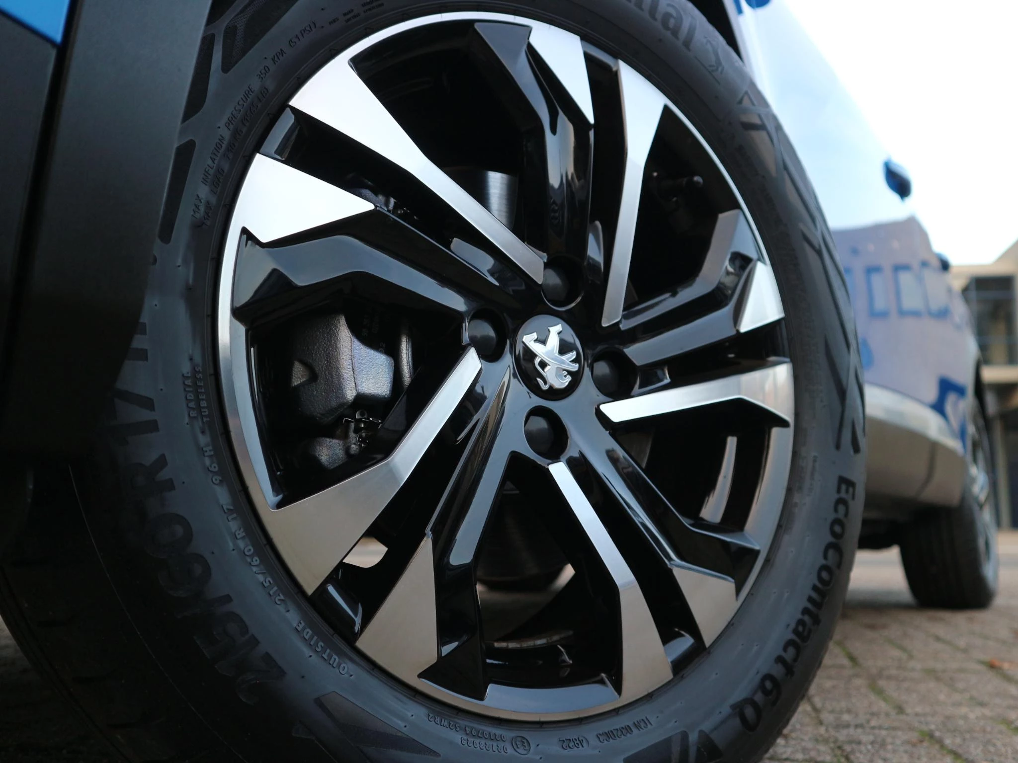 Hoofdafbeelding Peugeot e-2008