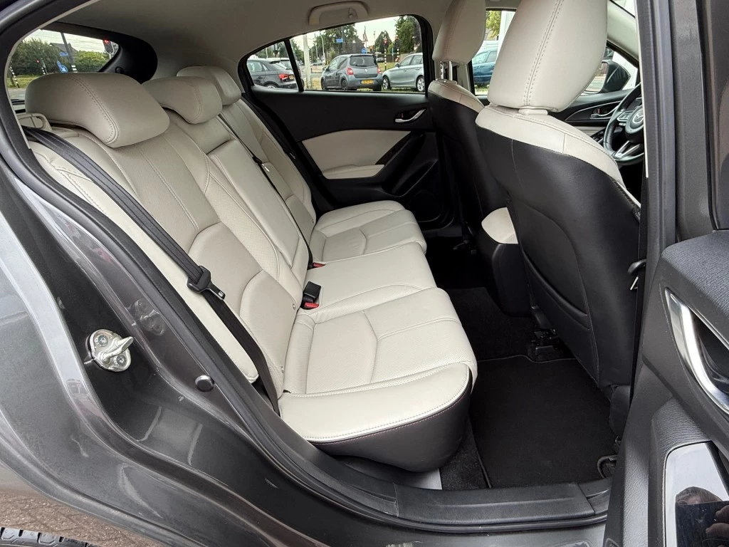 Hoofdafbeelding Mazda 3