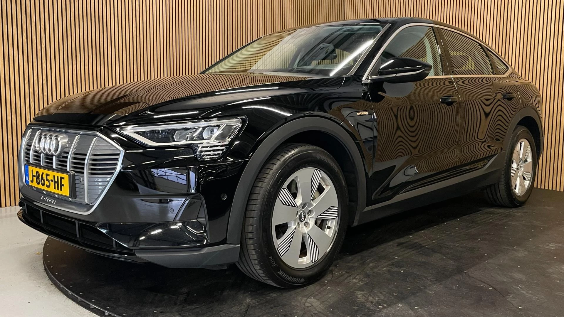 Hoofdafbeelding Audi e-tron