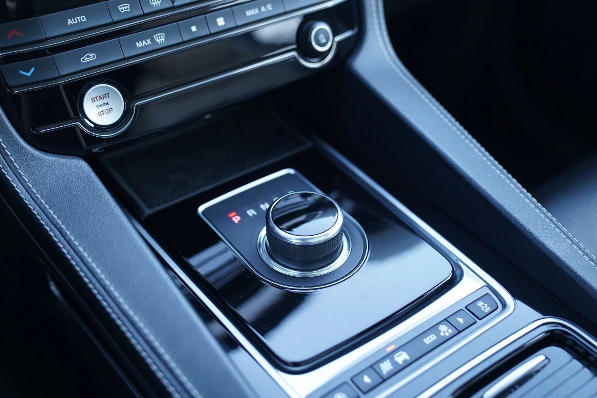 Hoofdafbeelding Jaguar F-PACE