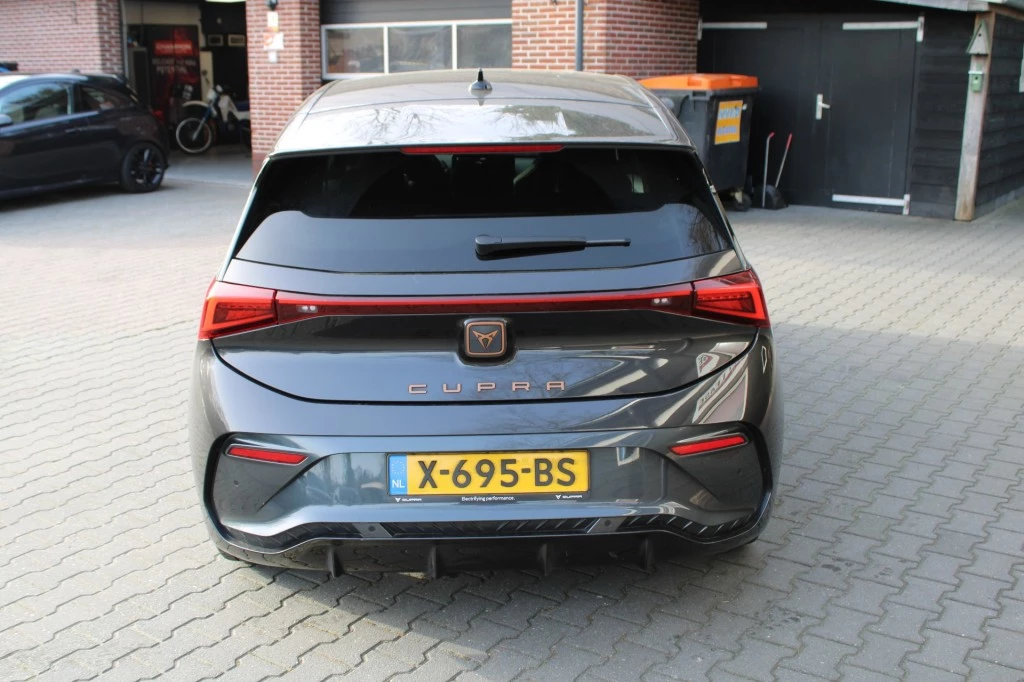 Hoofdafbeelding CUPRA Born