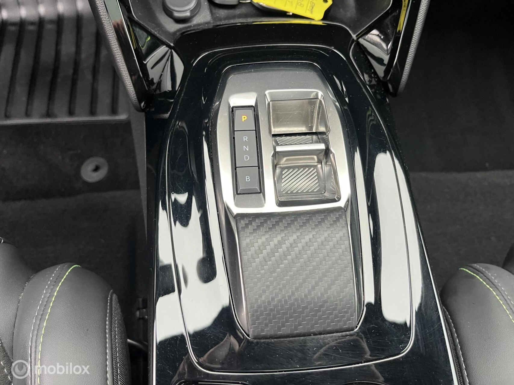 Hoofdafbeelding Peugeot e-2008