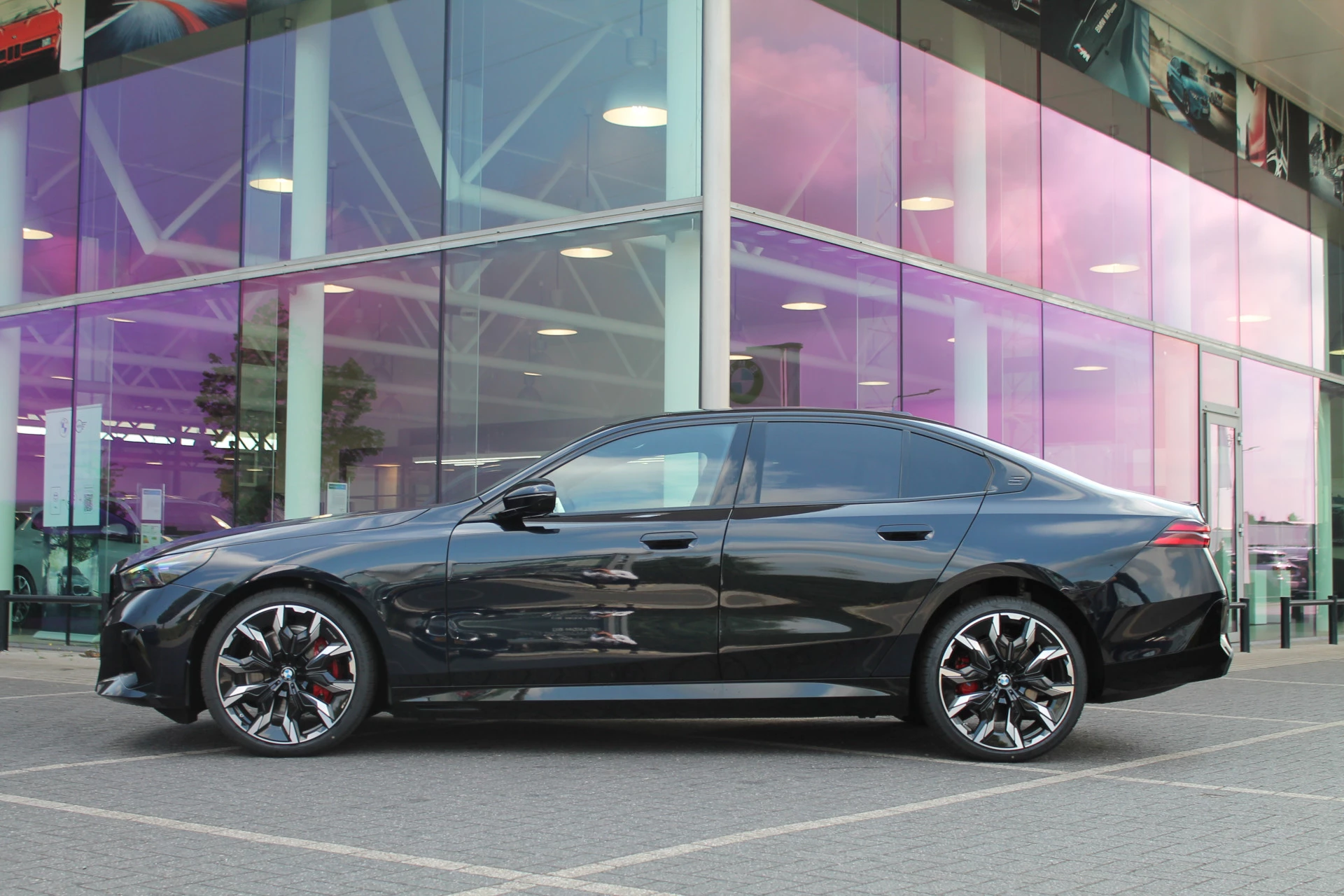 Hoofdafbeelding BMW i5