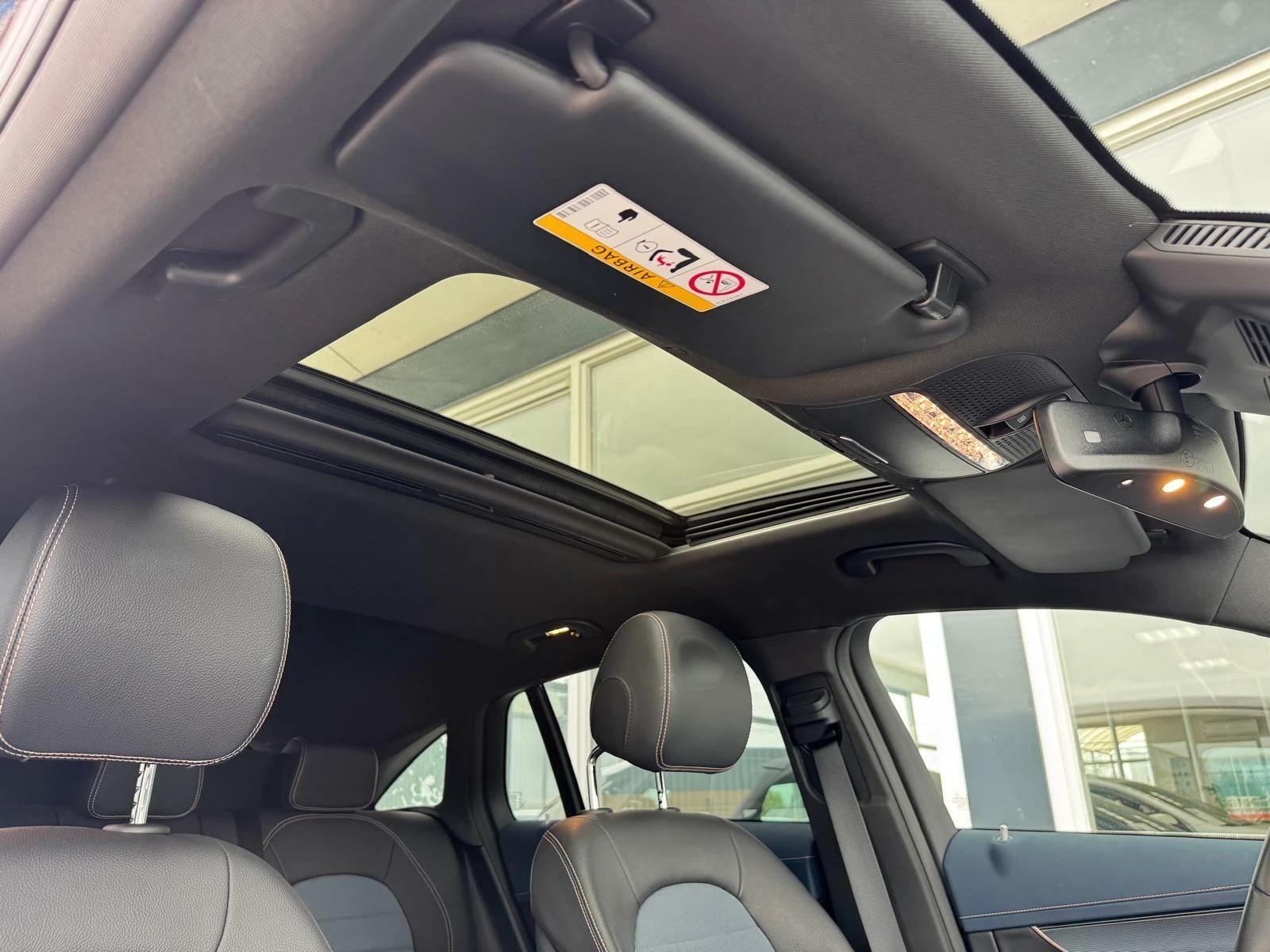 Hoofdafbeelding Mercedes-Benz EQC