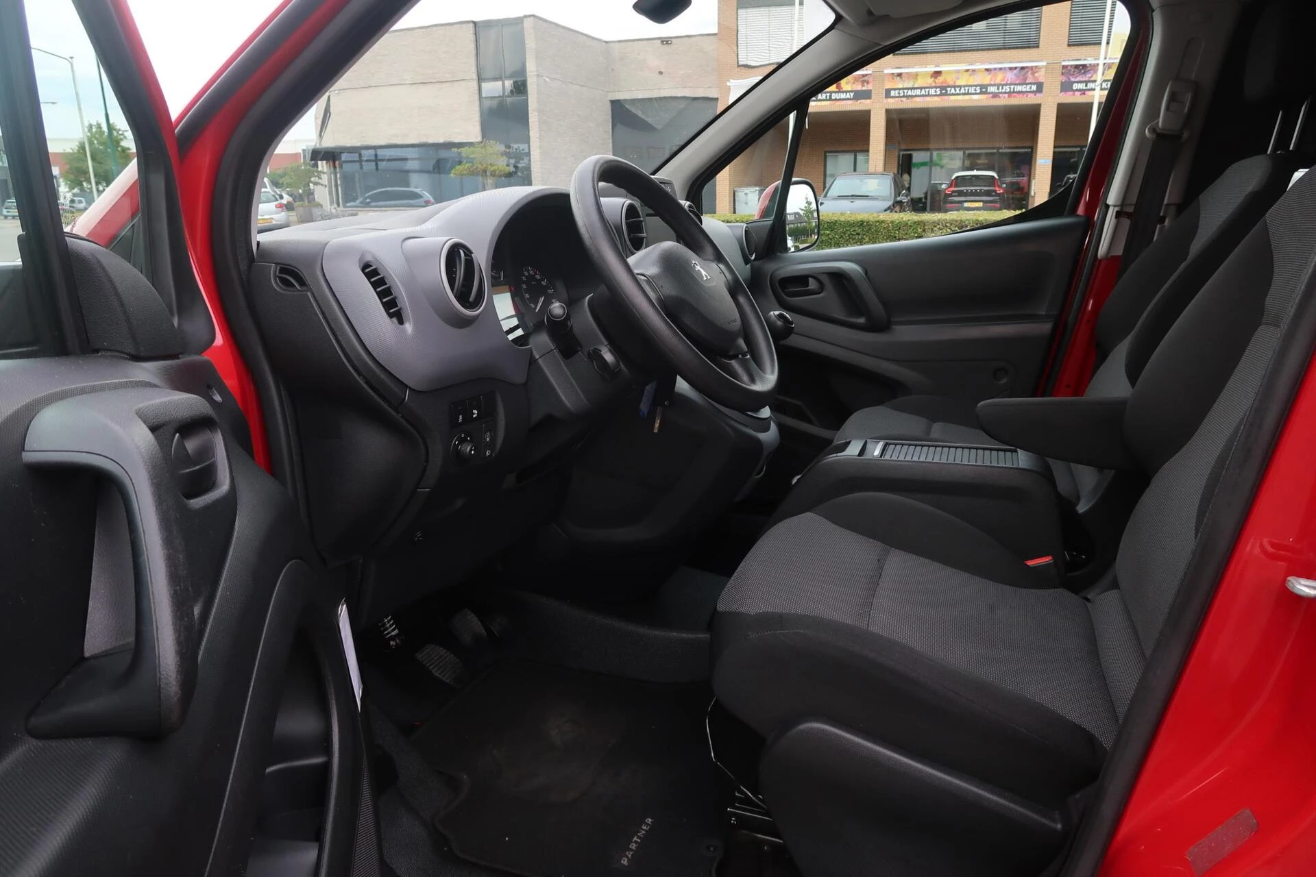Hoofdafbeelding Peugeot Partner