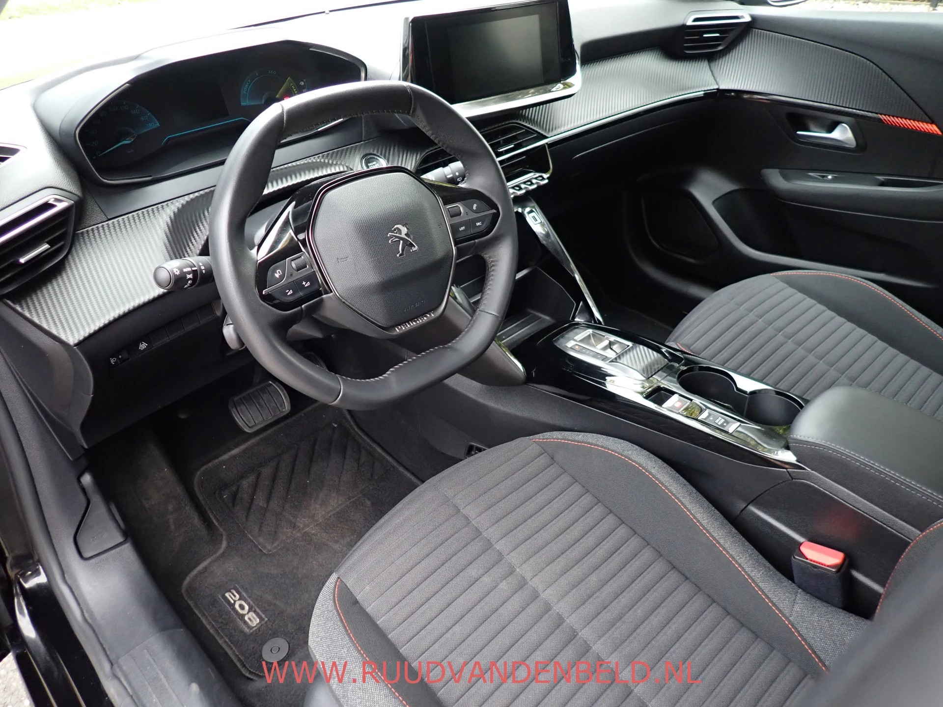 Hoofdafbeelding Peugeot e-208
