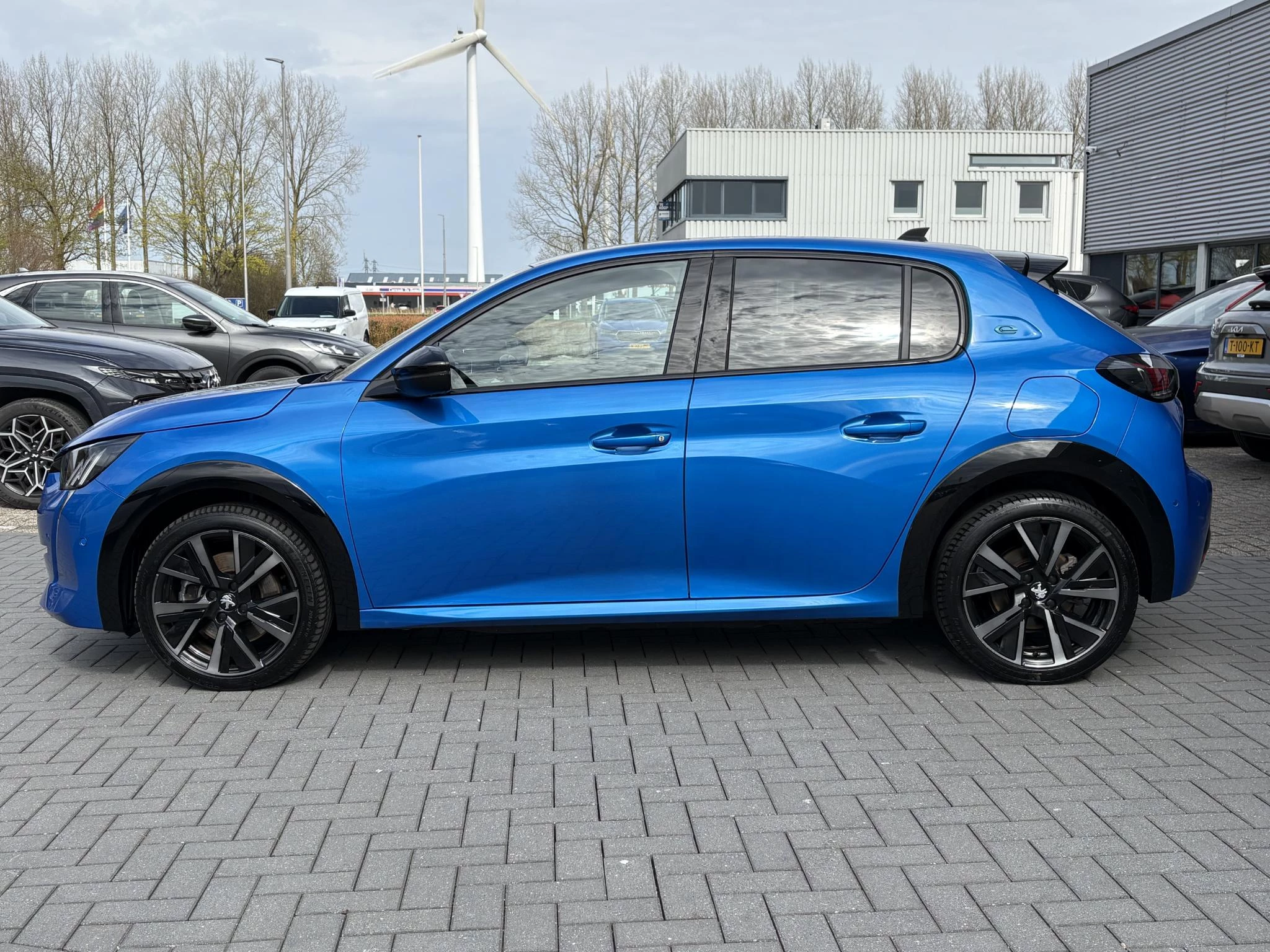 Hoofdafbeelding Peugeot e-208