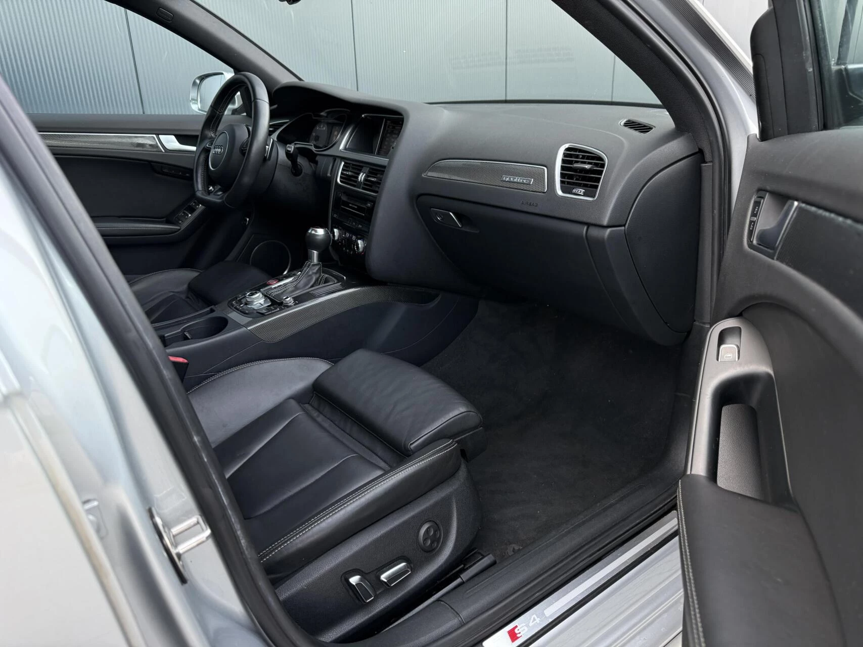 Hoofdafbeelding Audi S4