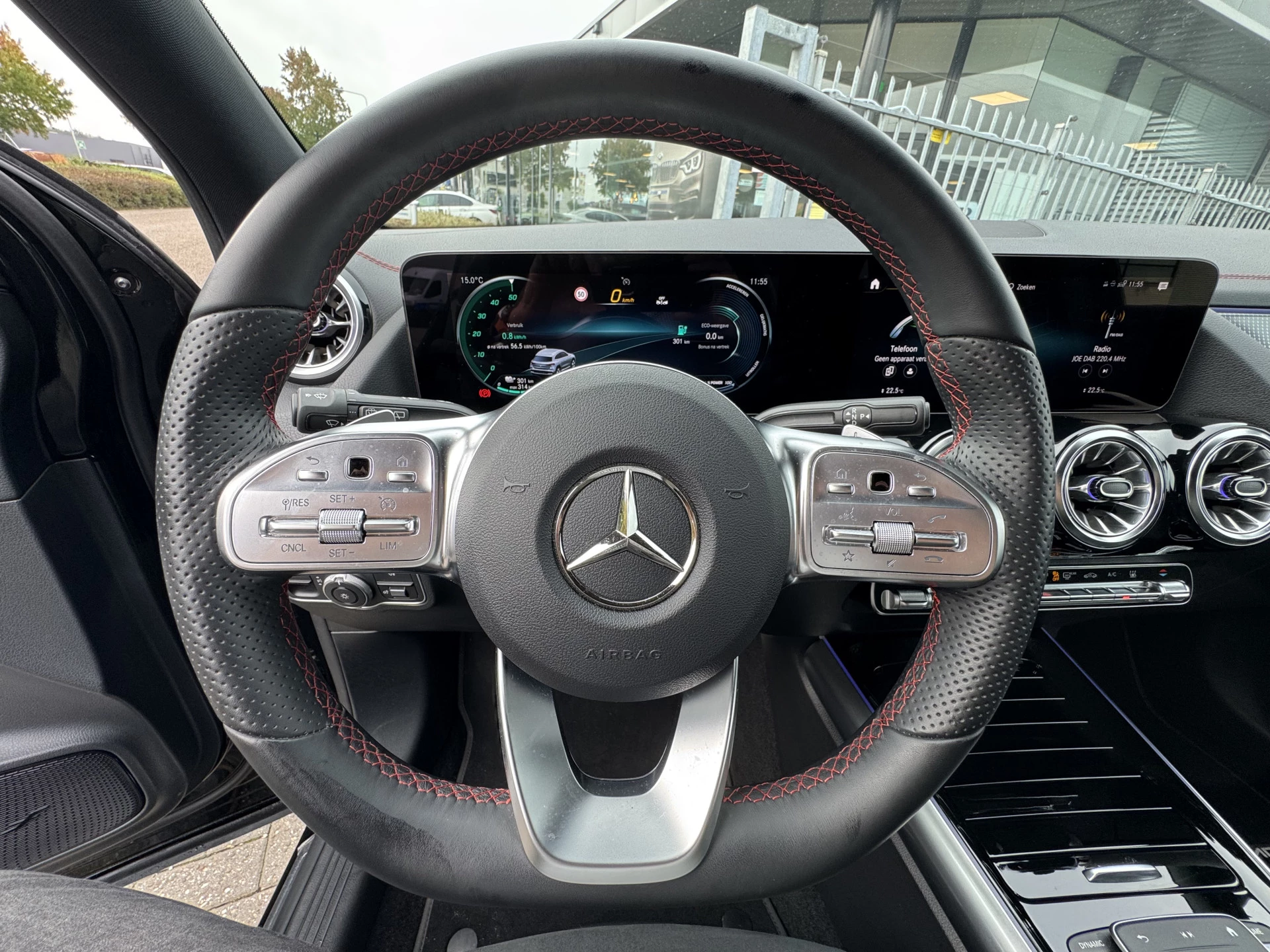 Hoofdafbeelding Mercedes-Benz EQA