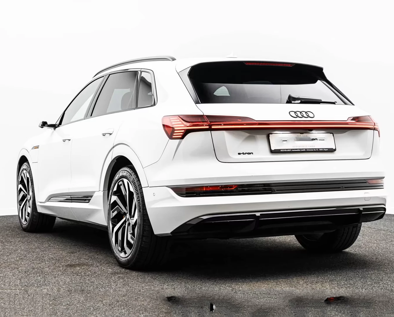 Hoofdafbeelding Audi e-tron