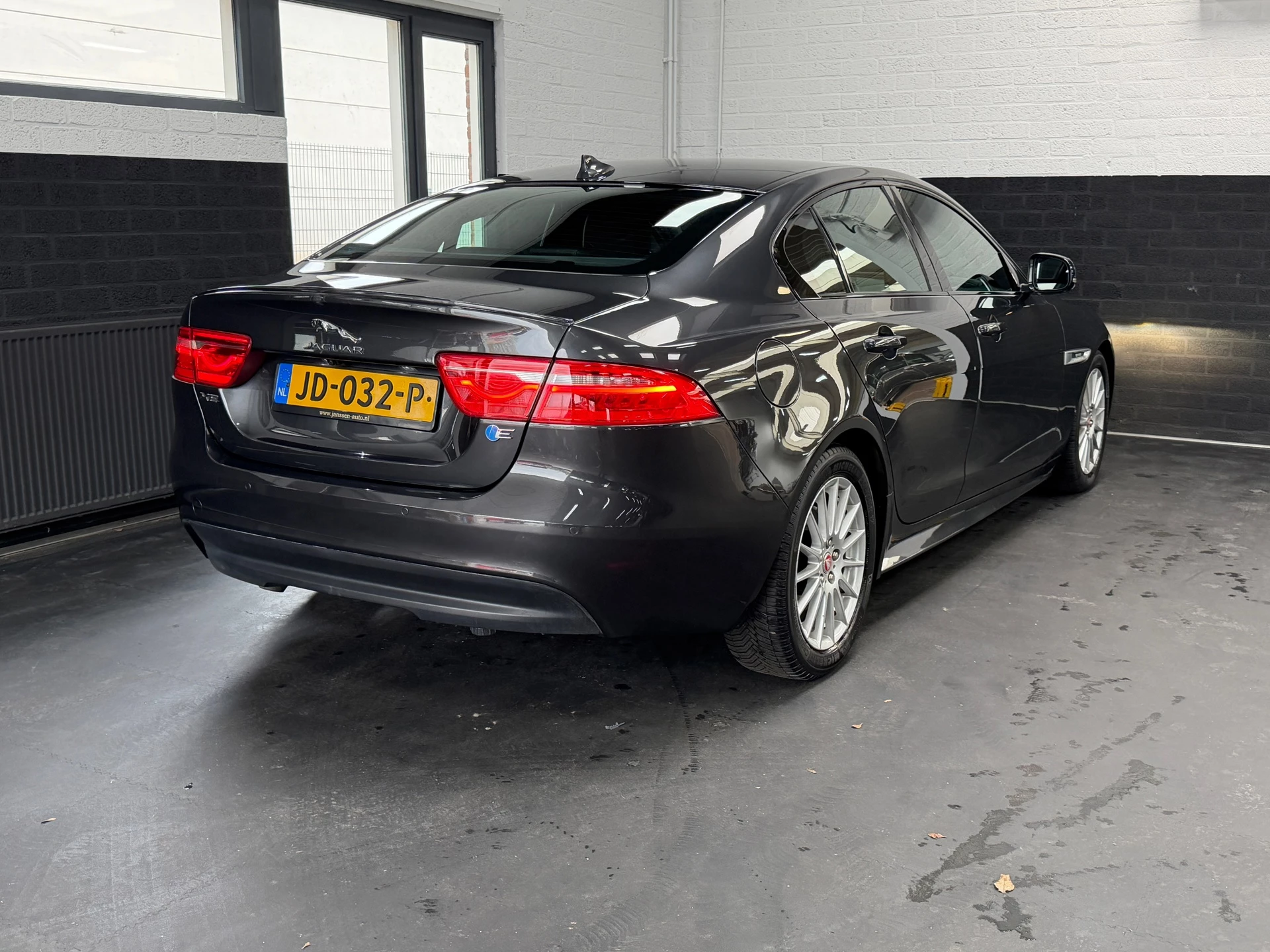 Hoofdafbeelding Jaguar XE
