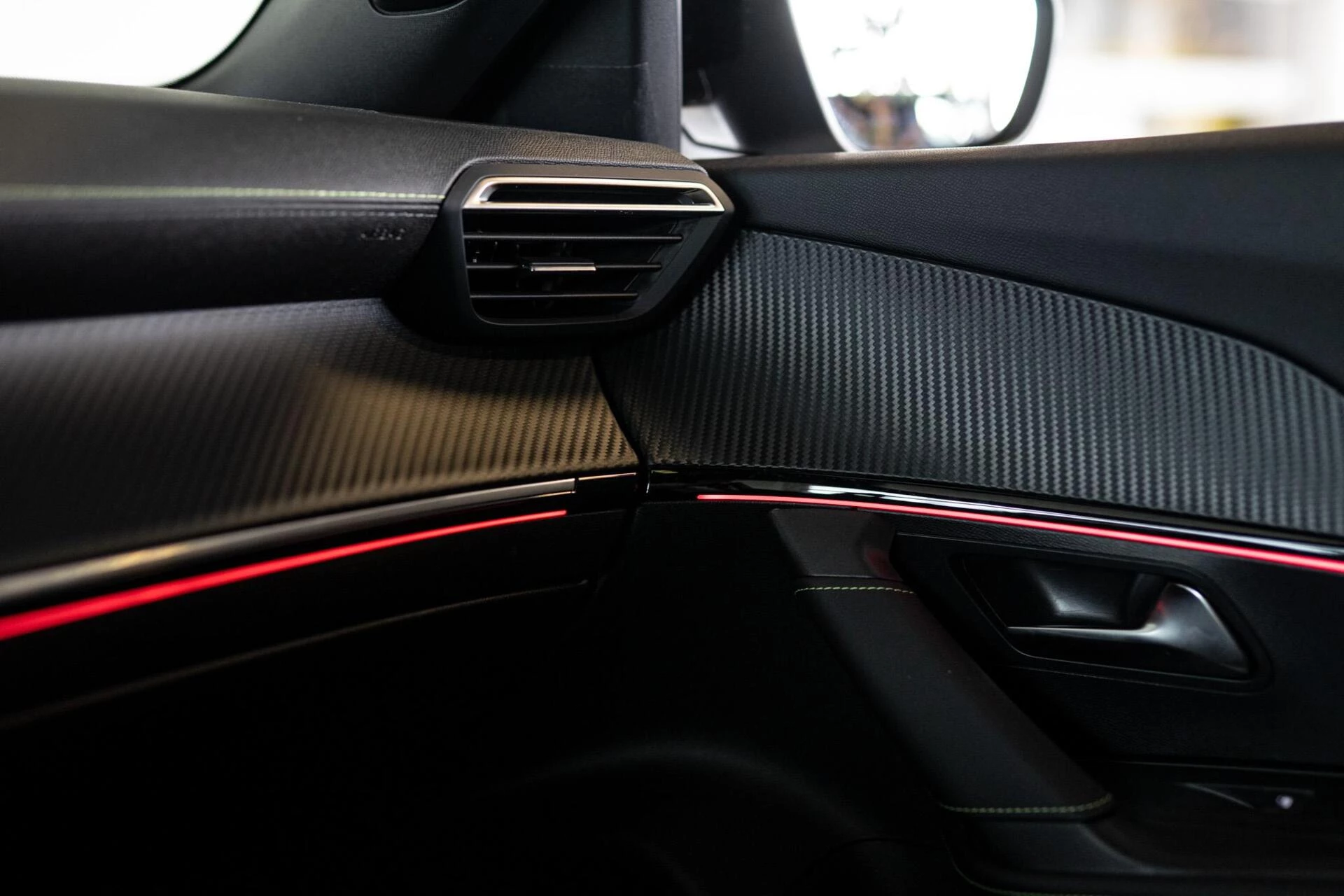 Hoofdafbeelding Peugeot e-2008