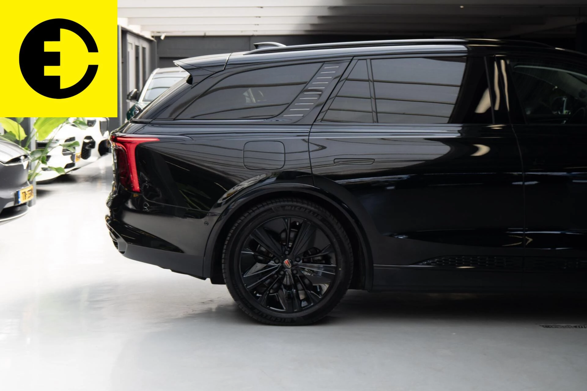 Hoofdafbeelding Hongqi E-HS9