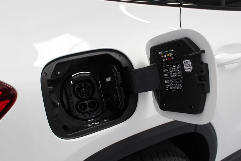 Hoofdafbeelding Mercedes-Benz EQA