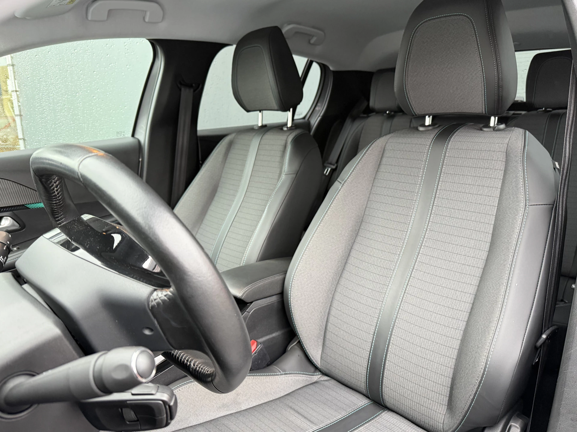Hoofdafbeelding Peugeot e-208