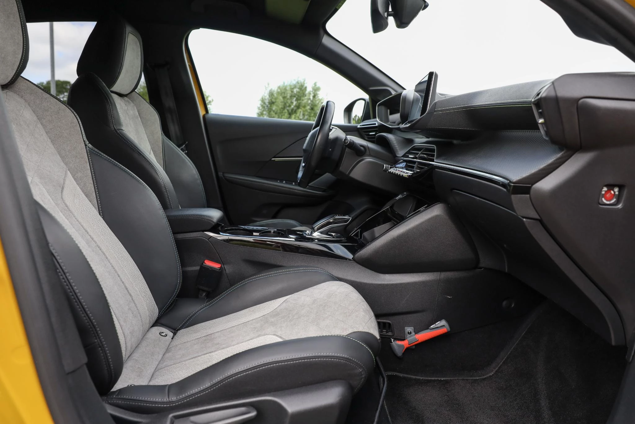 Hoofdafbeelding Peugeot e-208