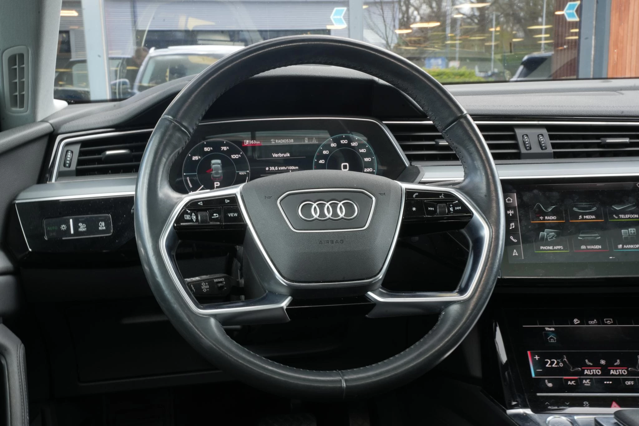 Hoofdafbeelding Audi e-tron