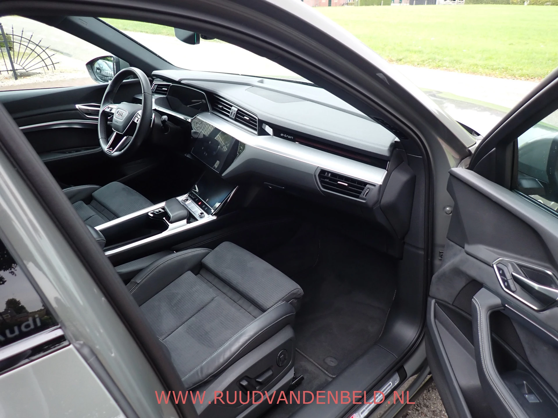 Hoofdafbeelding Audi Q8 e-tron