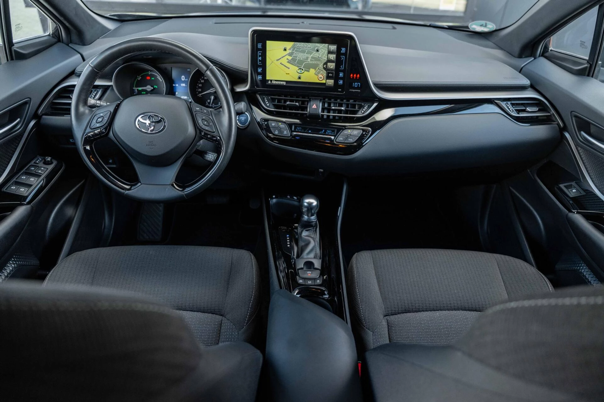 Hoofdafbeelding Toyota C-HR