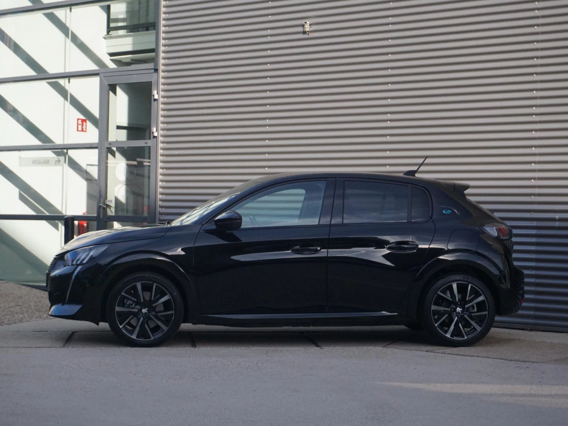 Hoofdafbeelding Peugeot e-208