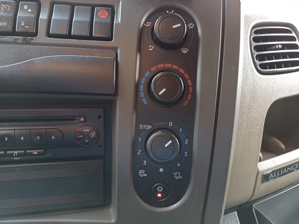 Hoofdafbeelding Renault Midlum