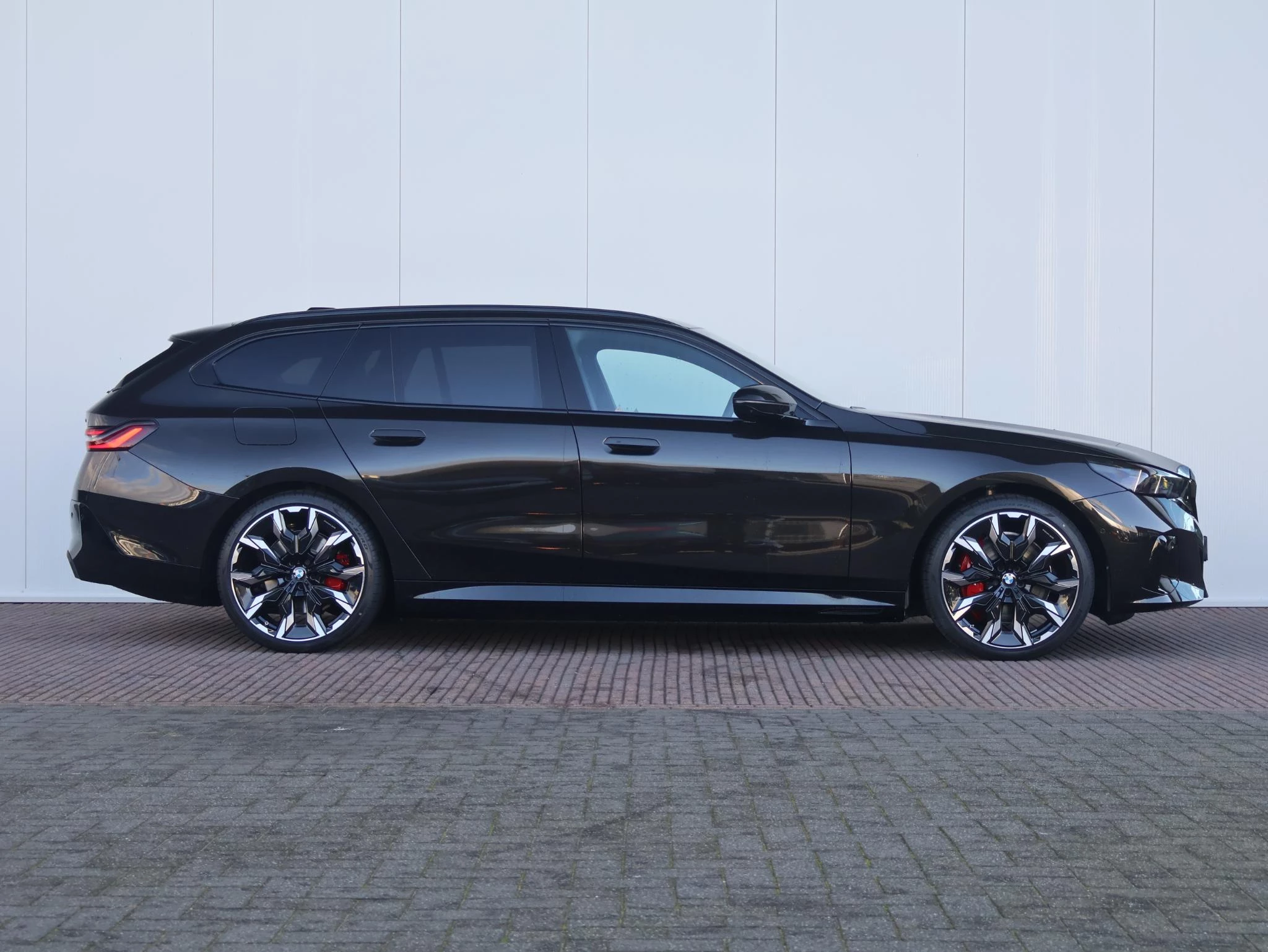 Hoofdafbeelding BMW i5