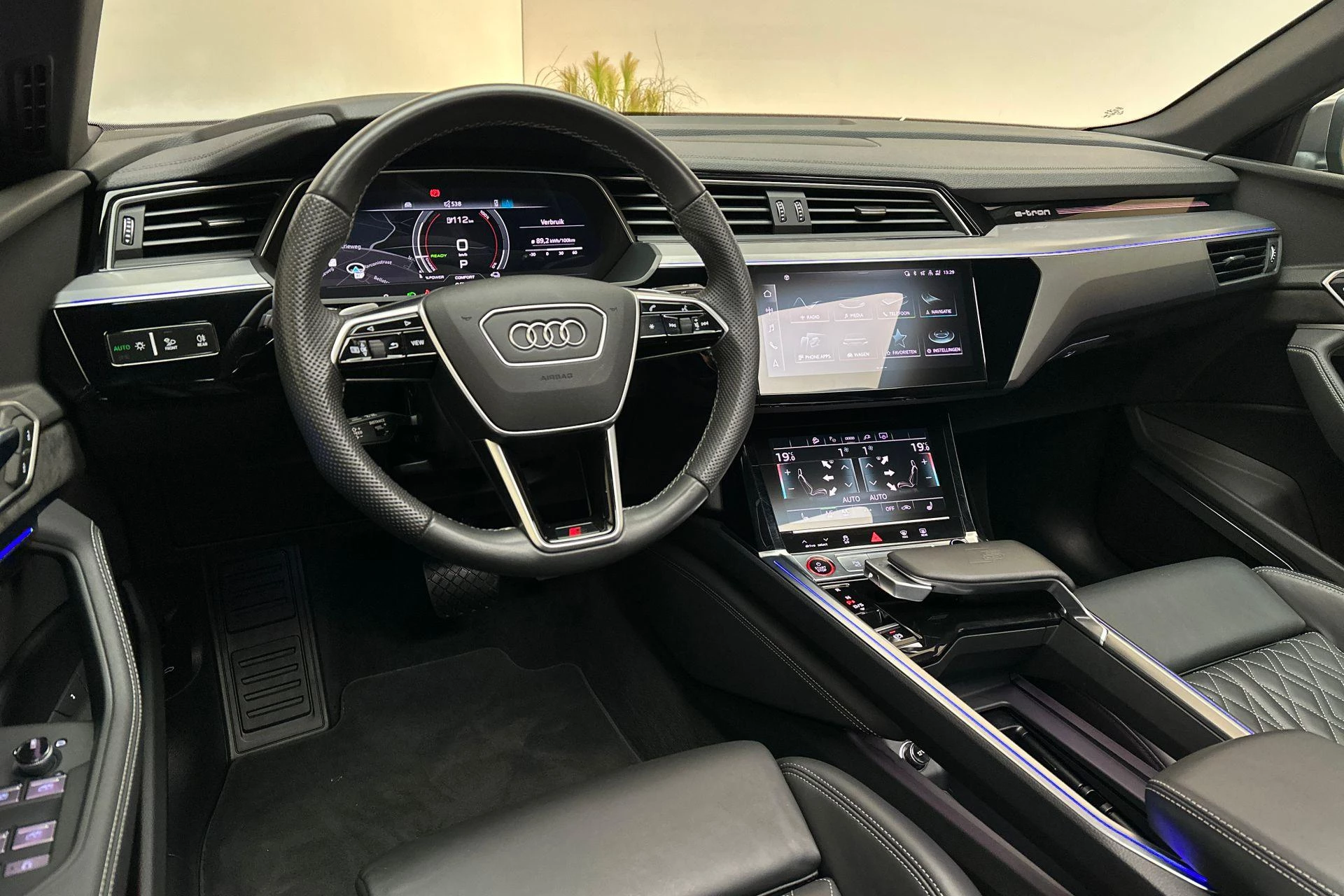 Hoofdafbeelding Audi e-tron