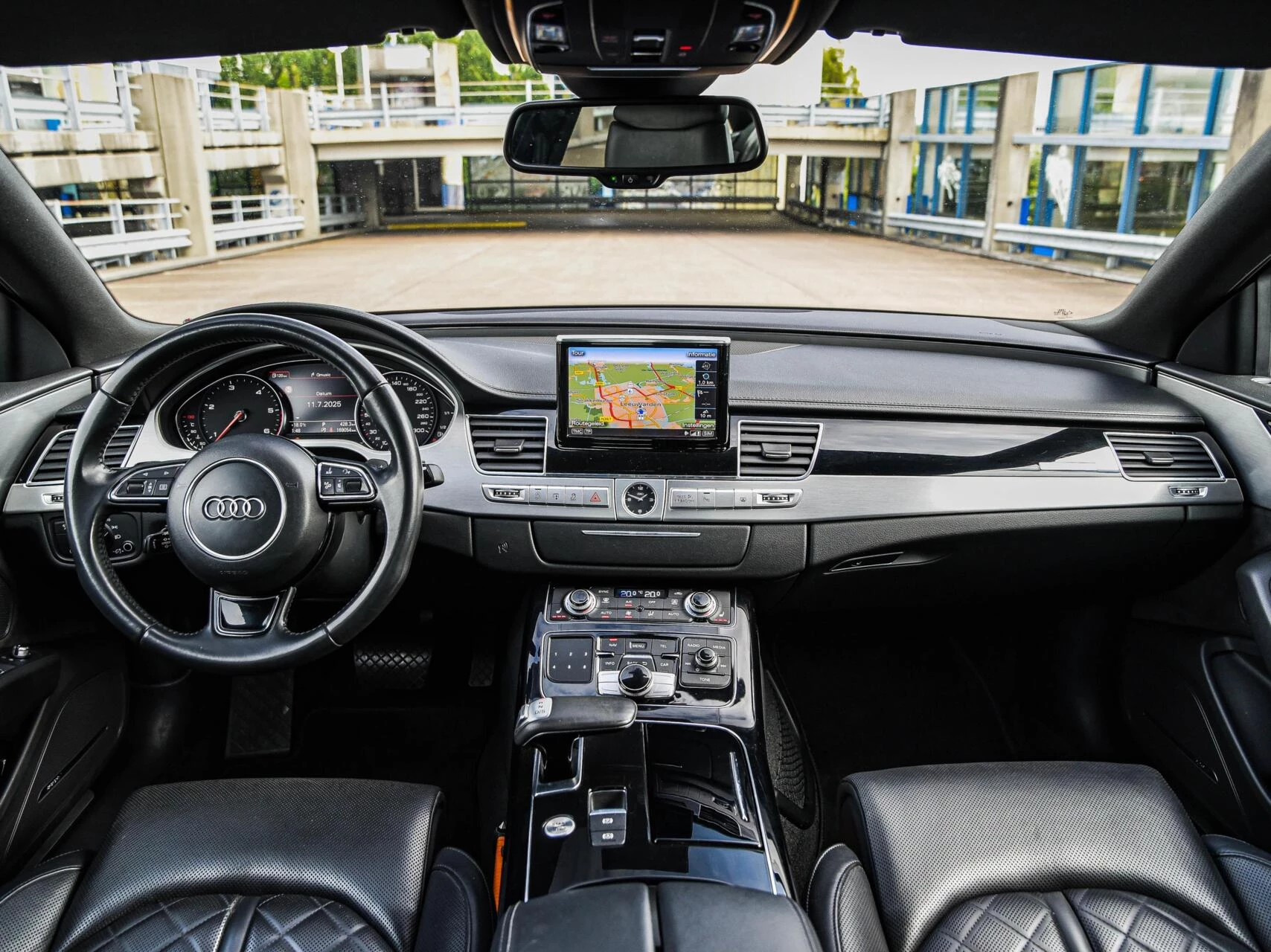 Hoofdafbeelding Audi A8