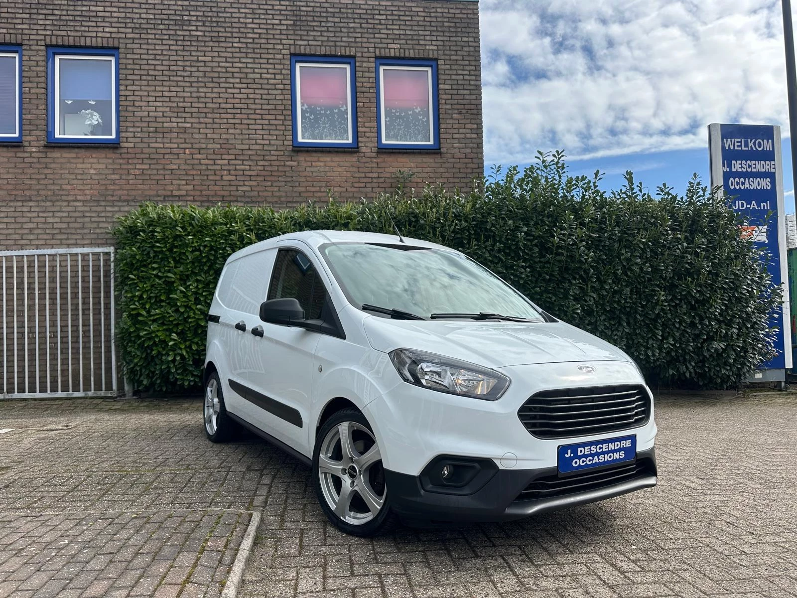 Hoofdafbeelding Ford Transit Courier