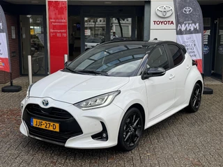 Toyota Yaris 1.5 Hybrid EXECUTIVE PANODAK HEAD-UP STOELVERW BLIND SPOT NAVI 17'' LM-VELGEN 4S-BANDEN PARK-SENSOREN CAMERA APPLE/ANDROID BLUETOOTH AD-CRUISE CLIMA
