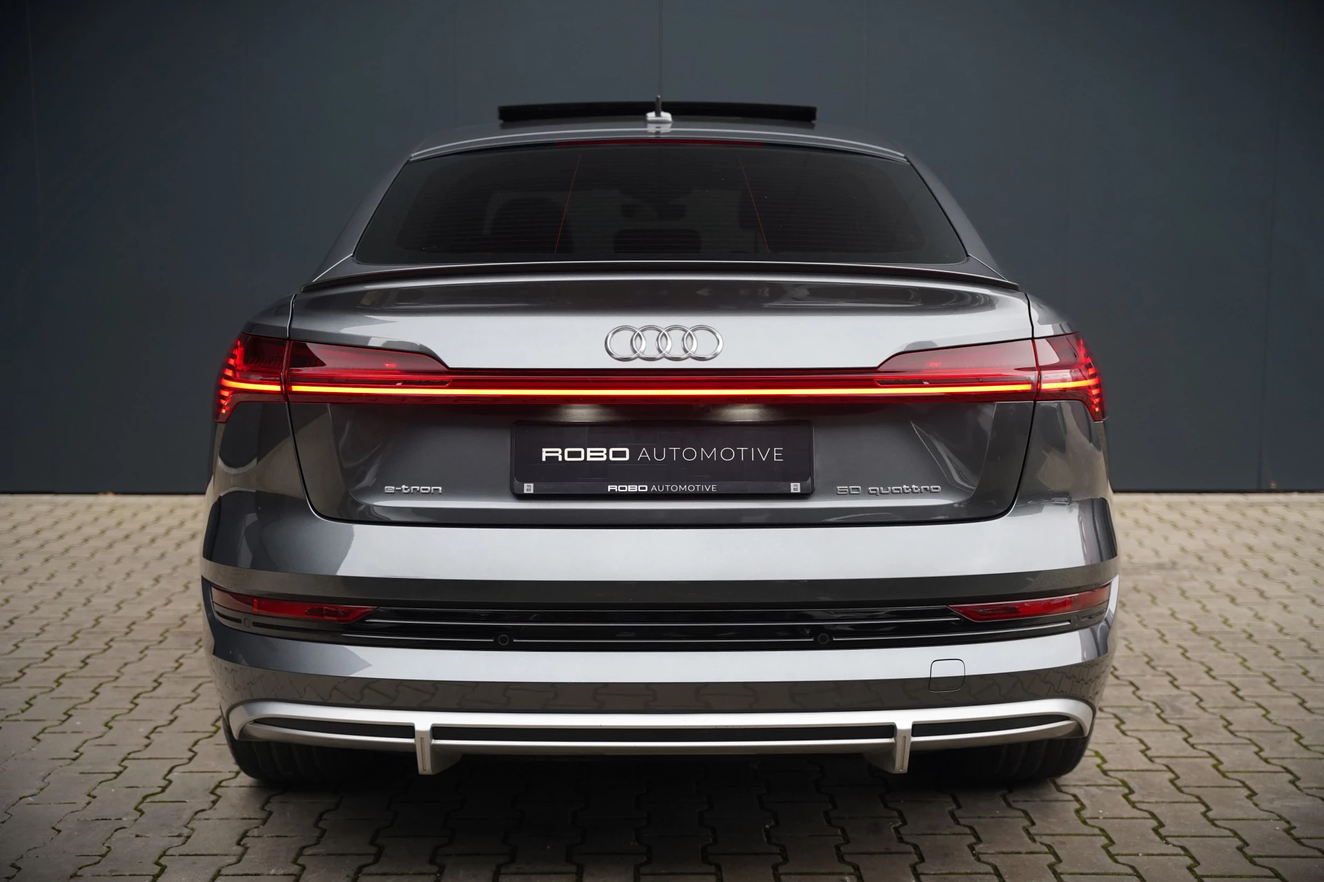 Hoofdafbeelding Audi e-tron