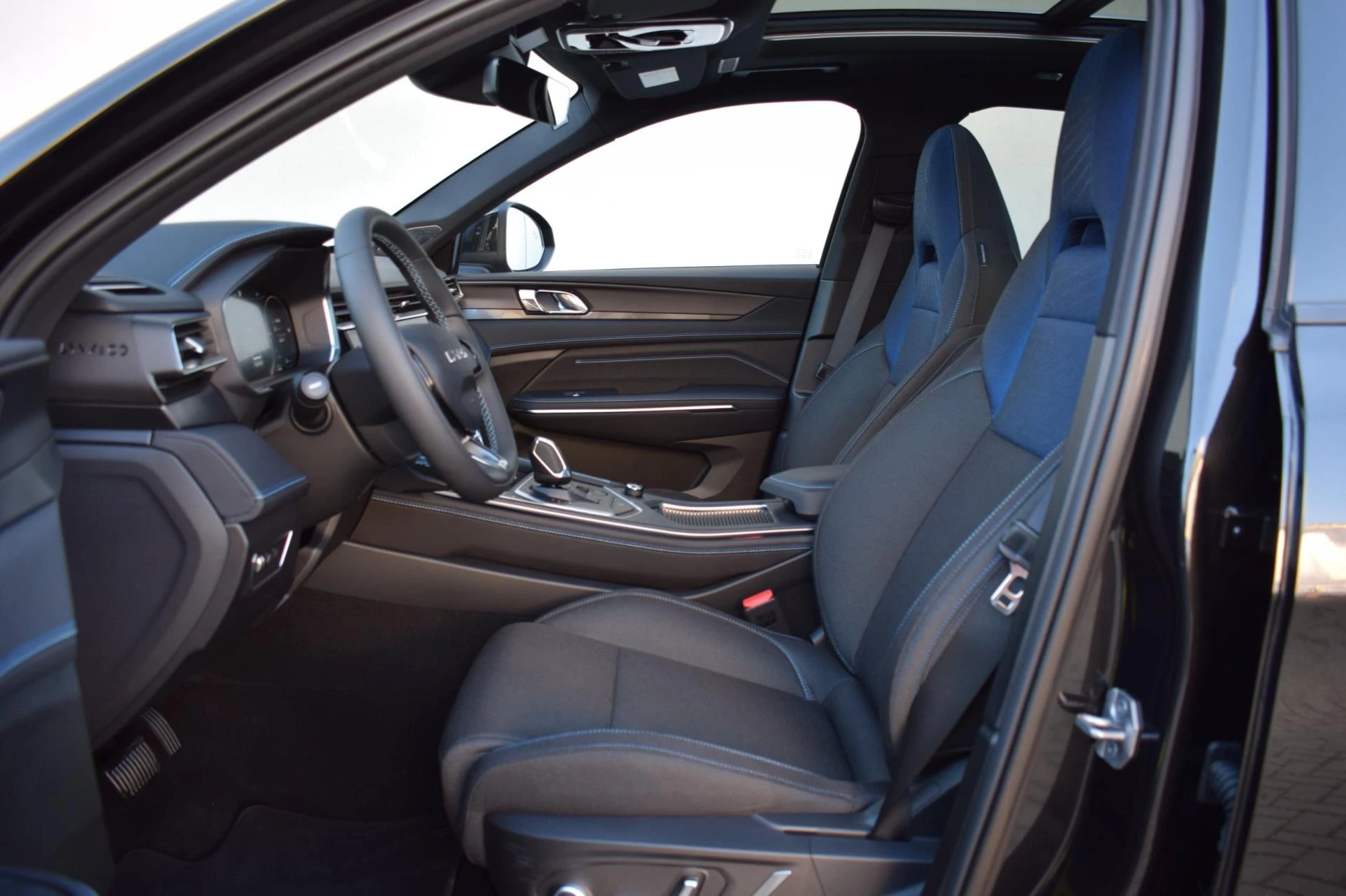 Hoofdafbeelding Lynk & Co 01