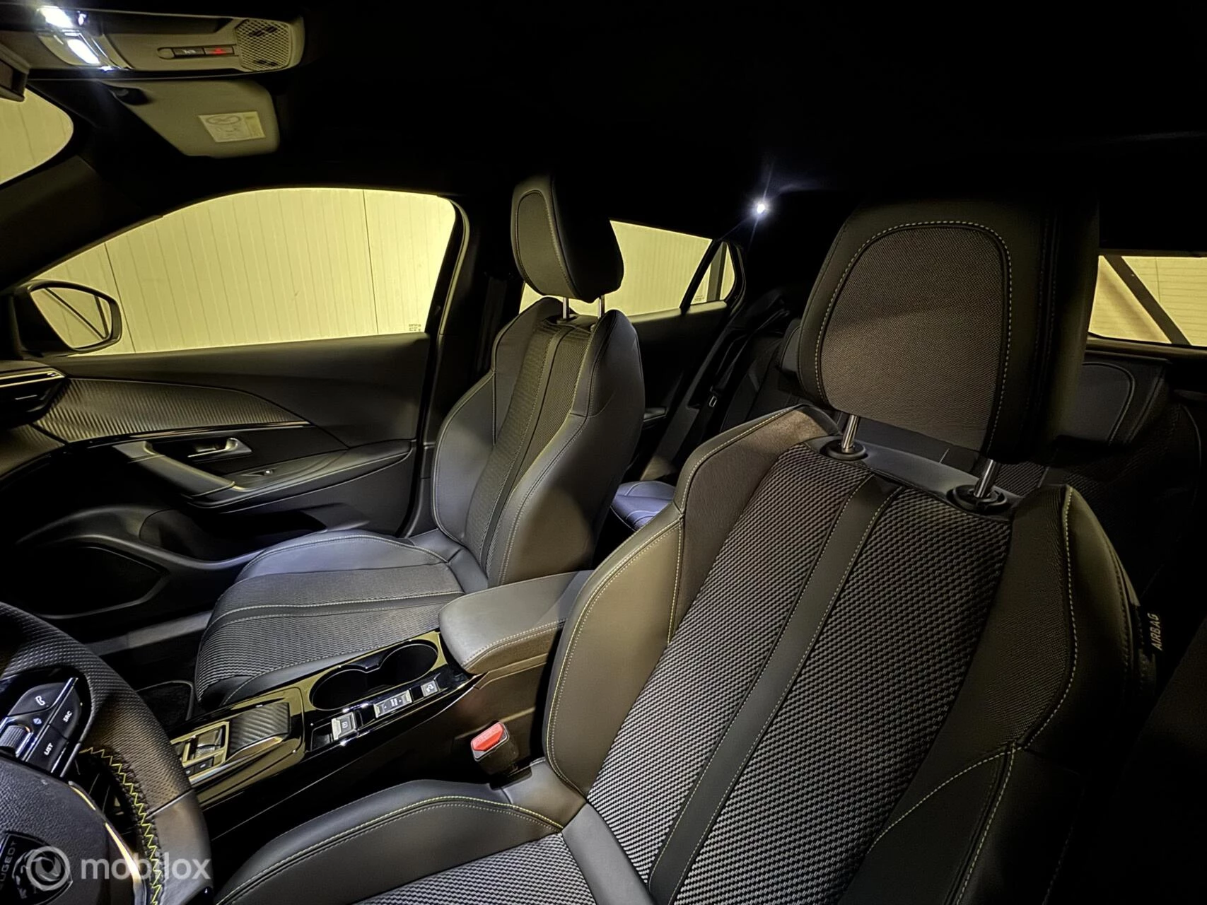 Hoofdafbeelding Peugeot e-2008