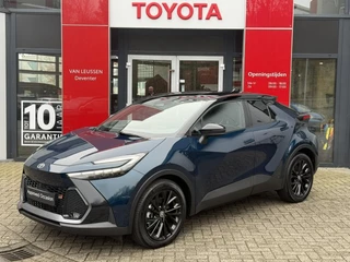 Toyota C-HR 2.0 Plug-in Hybrid 220 GR SPORT NIEUWE AUTO DIRECT RIJDEN ACHTERKLEP ELEKTRISCH STUUR/STOEL VERWARMING